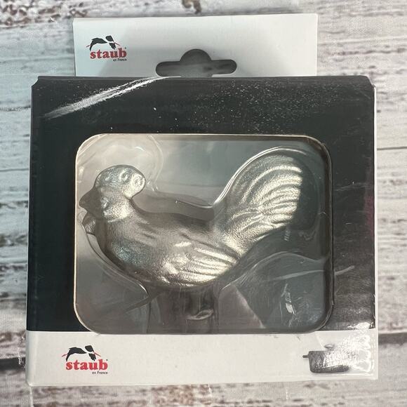 STAUB Rooster Chicken Animal Knob Handle Decorative New In Box - Picture 6 of 8